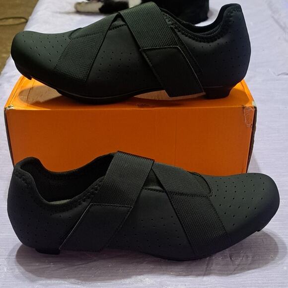 VikoViren Unisex Cycling Shoes Compatible with Peloton & Other Spin Bikes main image 9